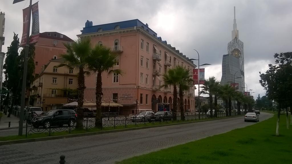Apartment Melashvili 4 バトゥーミ エクステリア 写真
